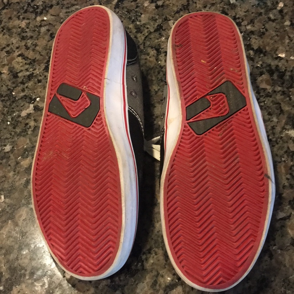 Globe shoes - Picture 4 of 4